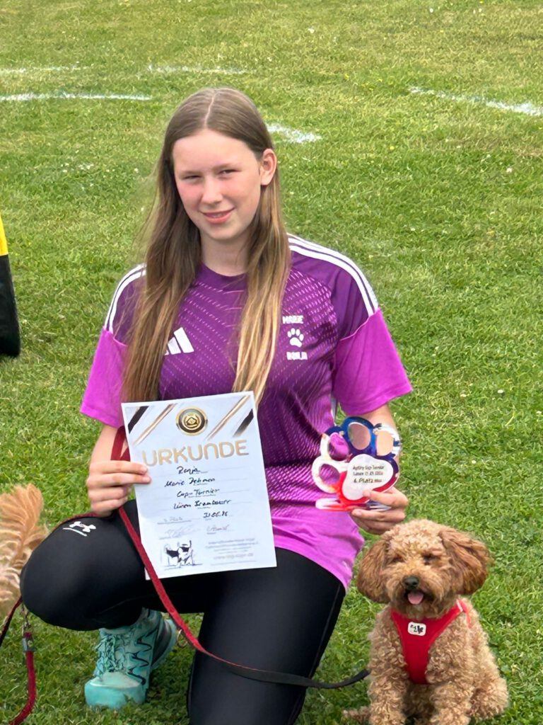 Marie & Ronja erfolgreich beim Agility Cup-Turnier